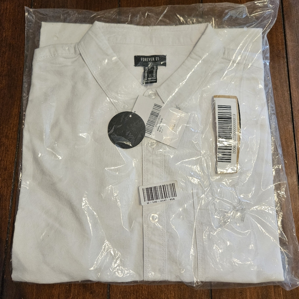 Forever 21 Whit button up collard shirt.